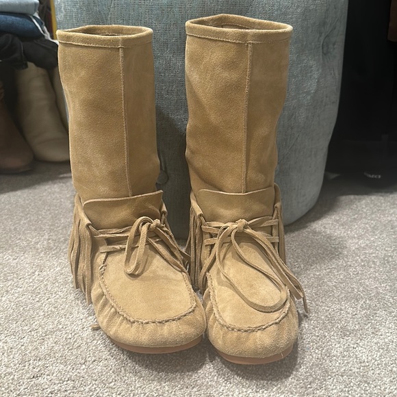 MINNETONKA MOCCASIN STYLE TASSELS BOOTS - Picture 3 of 7